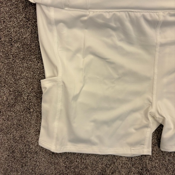Tommy Bahama Women's White Pleated Skort Size XL Golf Quick Dry UPF 50 NWT - Picture 8 of 14